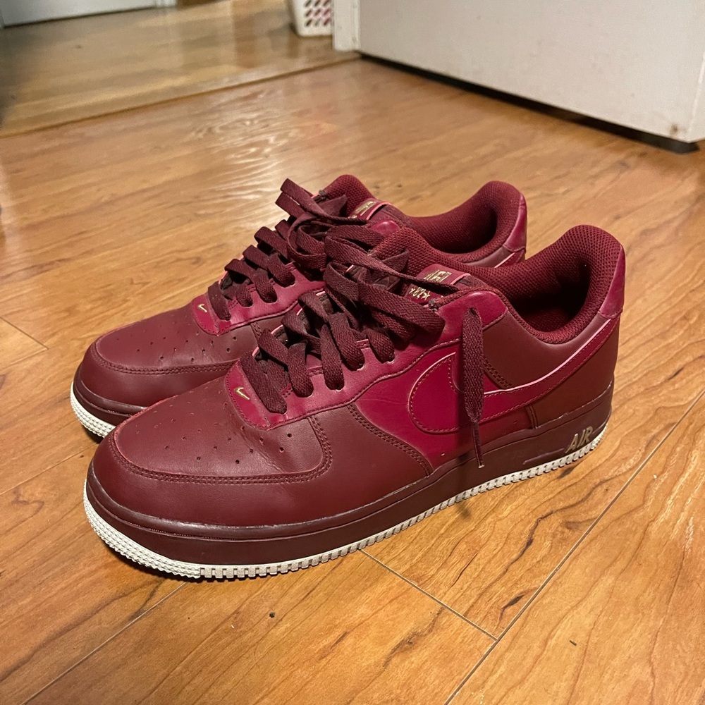 Nike Maroon Low-Top Sneakers
